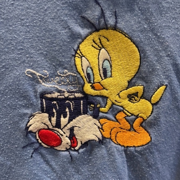 AC: Looney Tunes Tweety Bird Sylvester Shirt - Picture 2 of 7